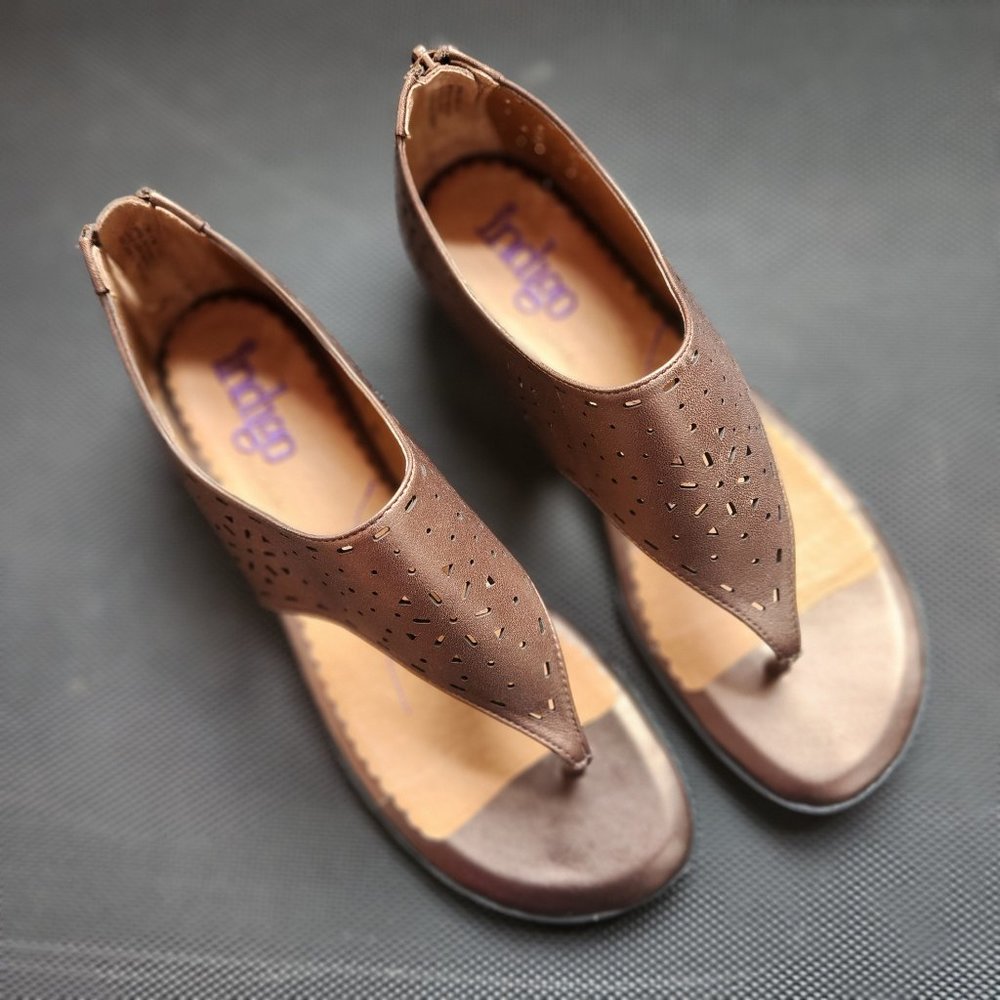 Clarks Indigo Bronze Leather Thong Sandals Size 9.5